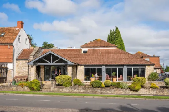 Almondsbury Inn & Lounge