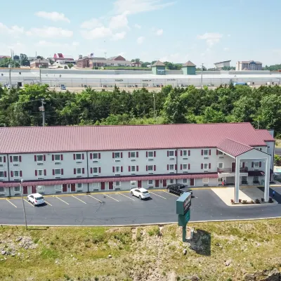 Rosebud Inn Hotels near Ozarks Country