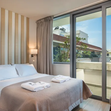 Trianon Luxury Apartments & Suites