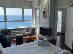 Hotel Riviera & Maximilian's