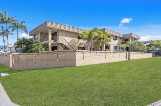 Little Palms by Burleigh Letting Co