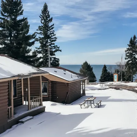 Cascade Lodge