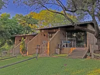 Hills and Dales Accommodation Các khách sạn ở Johannesburg