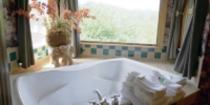 Innisfree Boutique Inn by-The-Lake