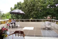 Embassy Suites Hotels & Restaurant - 4 Sao