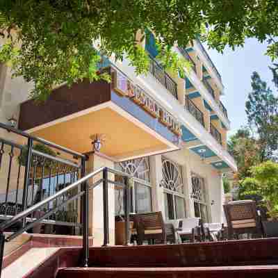 塞莫利飯店 Hotel Exterior