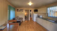 PepperTree Cabins, Kingaroy Hotels in Kingaroy