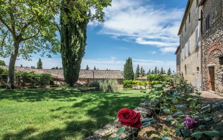 Castel Pietraio WineResort Отели рядом с достопримечательностью «Chiesa di Santa Maria Assunta»