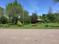 肯因斯汽車旅館 Slemon Park Rink附近的飯店