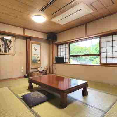 恵那 藤太郎 Rooms