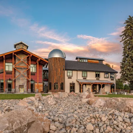 Compass Rose Lodge