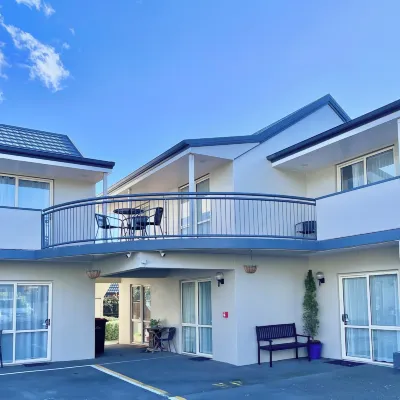 Amalfi Motor Lodge Hotels near Dakota Park