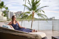 OUTRIGGER Waikiki Beach Resort - Mountain view