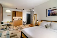 Biazi Hotel Hotels near Ades Synagogue