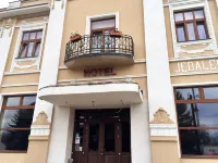 Hotel Europa โรงแรมใกล้The Synagoge of Liptovsky Mikulas