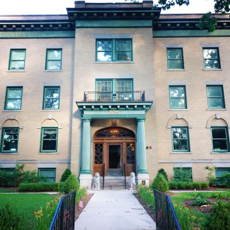Inn at 835 Boutique Hotel