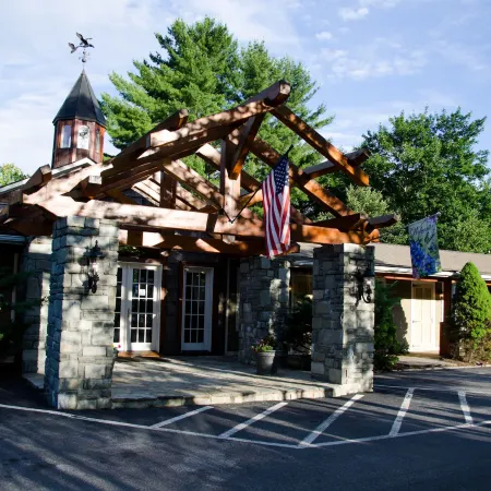 Village Inn - Blowing Rock
