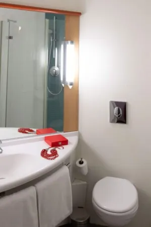 Ibis Tunis Отели рядом с достопримечательностью «Avenue Habib Bourguiba»