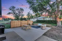 12 Min from Downtown Denver, Gateway to the Mountains!