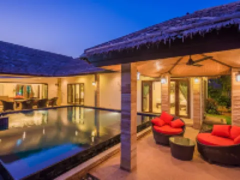 パ プライ ヴィラズ & スイーツ プラーンブリーのホテル