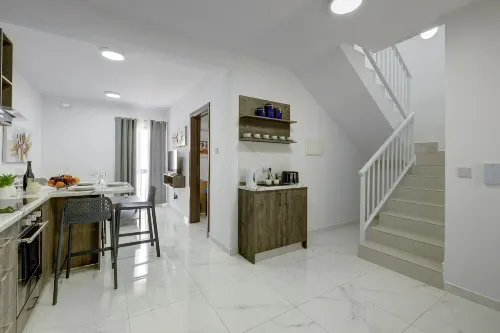 Sir William Reid Apartments - 4-Star