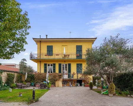 ลุกกา อิน วิลล่าซานโดนาโต โรงแรมในลุกกา