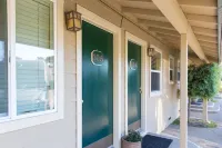 Sea Breeze Inn - Pacific Grove