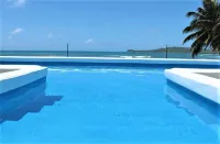 Emerald Luxe Suites Hotel a Big Corn Island