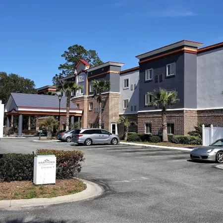 Hawthorn Extended Stay by Wyndham Kingsland Отели в г. Кингсленд