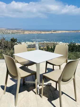 Hotel Viu57 Отели рядом с достопримечательностью «Mellieha Beach»