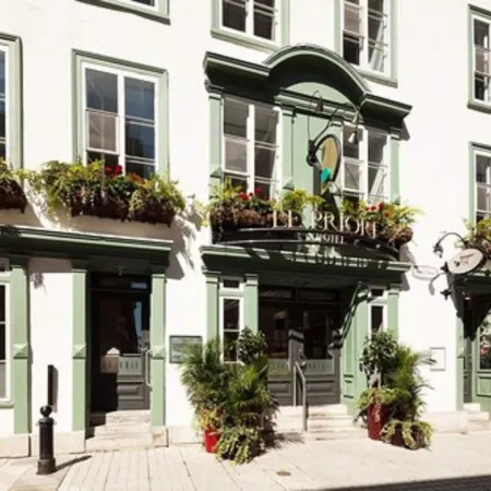 Hotel le Priori Отели рядом с достопримечательностью «Пляс Ройяль»