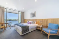 Nagambie Waterfront Motel - parking