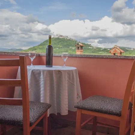 Guest House Valentino Отели в г. Крушвари