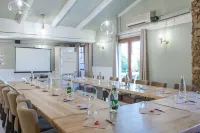 Les Pins Blancs en Provence Hotels in Taradeau