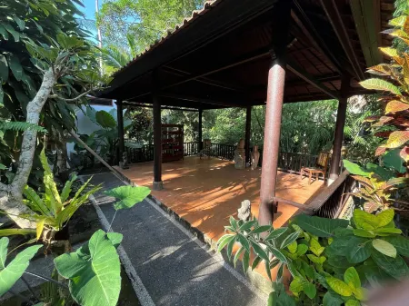 Sama's Cottages and Villas