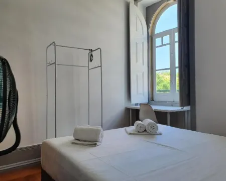 バイシャ テラス ホステル ファロのホテル