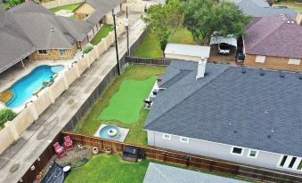 Graford by Avantstay Hot Tub, Firepit, Mini Putt