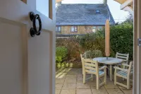 Jasmine Cottage-2BD in Heart of Bourton Hotels in Лоуэр Слотер