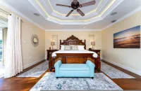 V Hibiscus Free Heated Pool Dock Bikes Kayaks Fishing Gear-Walk to Fishermen s Village Hotels near Blanchard House Museum