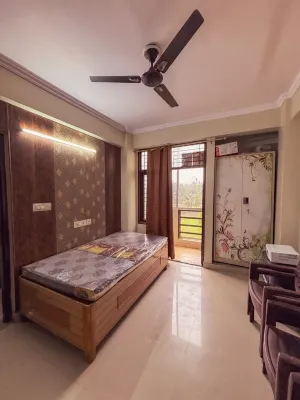 Happy Home 2BHK - 10 Mins from Sangam River