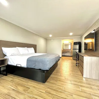 Economy Suites Extended Stay Tulsa Hotels near Maxwell Park