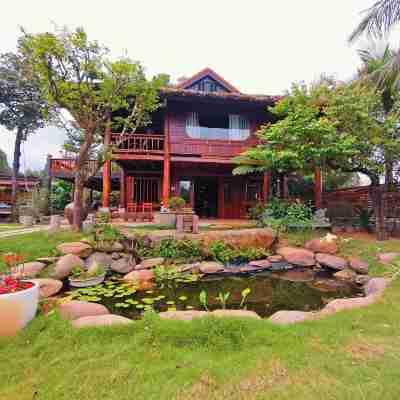 Moc Homestay & Villa Hotel Exterior