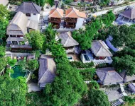 Twin Island Villas & Dive Resort Hotel in zona Blue Lagoon Cliff Jump