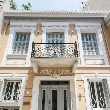 Step One | Luxury Suites Right in the Heart of Acropolis Next to Metro Station Отели рядом с достопримечательностью «Площадь Синтагма»