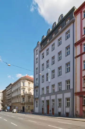 Luma Terra Prague Hostel Отели рядом с достопримечательностью «SaSaZu»