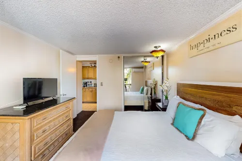 Central resort condo with pool, balcony, & grills - walk to beach & attractions