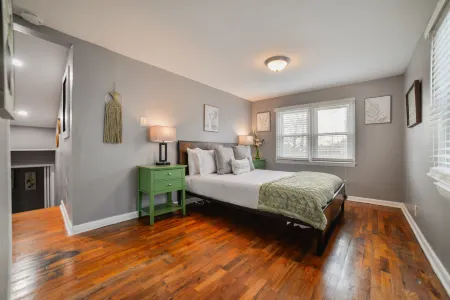 Next Door to Mercy Hospital - Pet Friendly - Fast Wifi