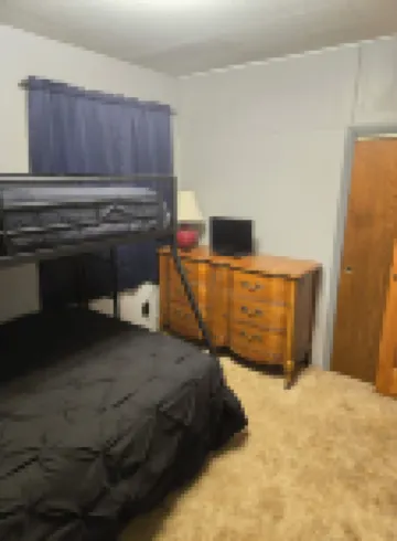 Four Seasons Lake House Between Marquette and Houghton: Paradise on Petticoat!