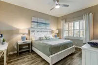 Walk to Beach. Pool, Hot Tub, Balcony, NEWER Furniture