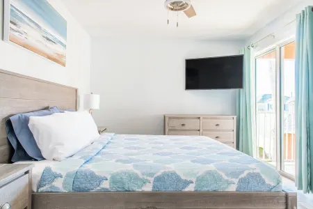 Cozy Beachfront Bliss with Ocean Views Отели рядом с достопримечательностью «Destin FL Rentals»